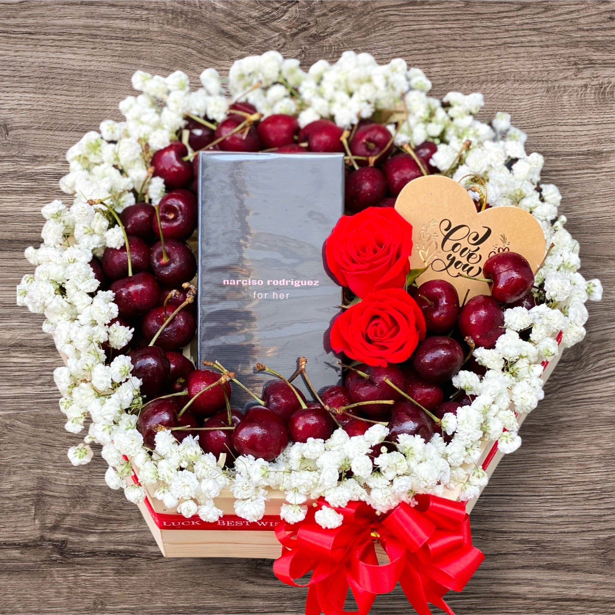 Premium & Imported Fruit Hampers in Vietnam