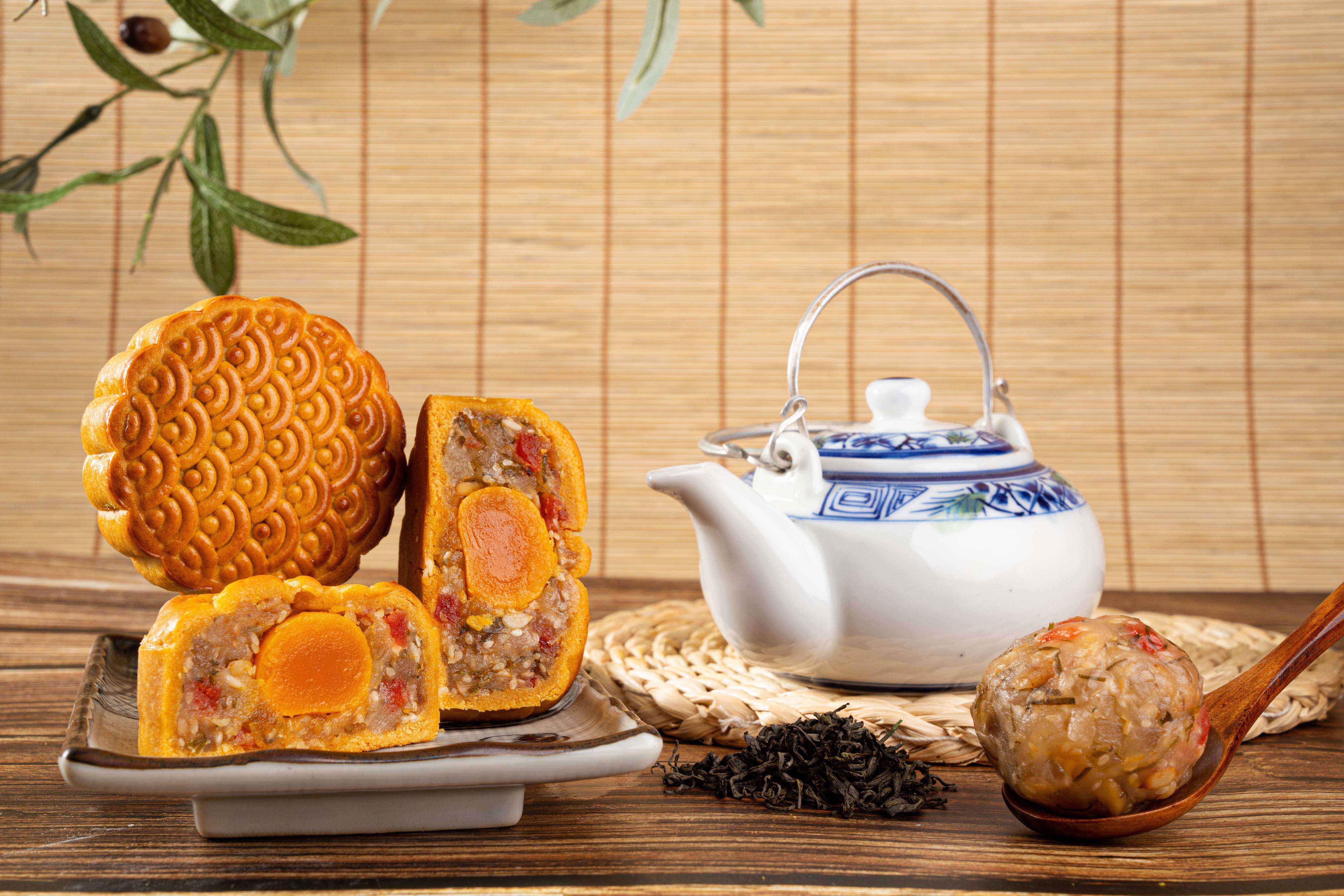 Mid-Autumn Gifting Traditions in Vietnam and Asia