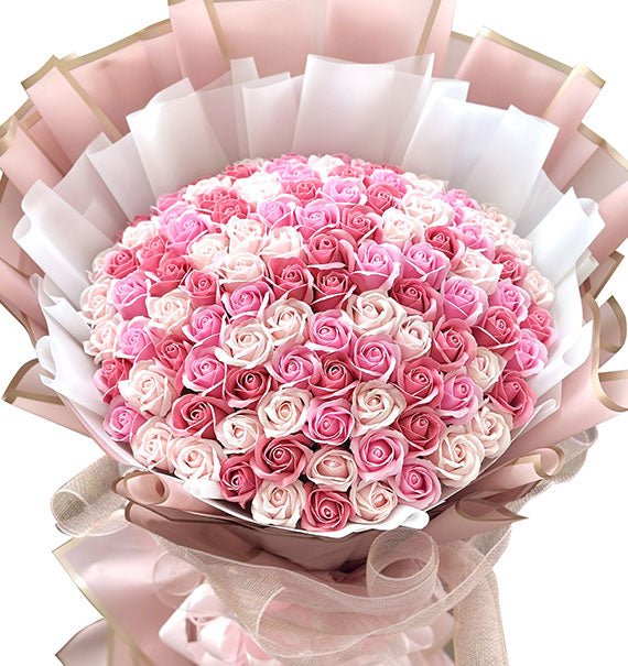 99 Mixed Waxed Roses Bouquet