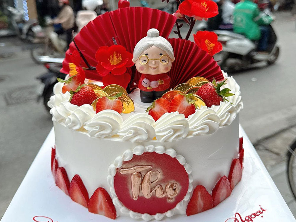 Celebration Cake Gift Vietnam