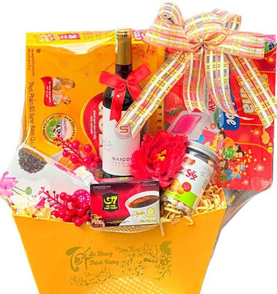 Golden Year Wishes Tet Hamper