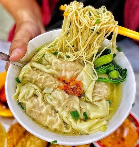 Jiaozi Soup With Noodles - Ha Ton Quyen