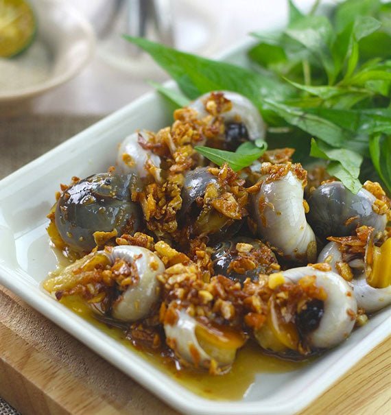 Oc Mo Xao Me Fresh Seafood