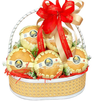 Pear Basket For Vietnamese Women’s Day