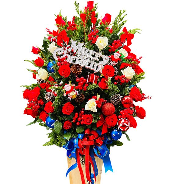 Special Christmas Tree With Roses Vietnam