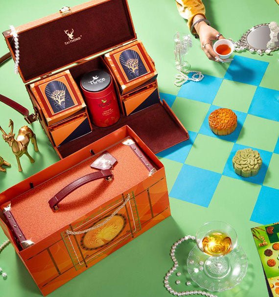 Tai Thong Mooncake Vietnam Timeless Trunk Set 7