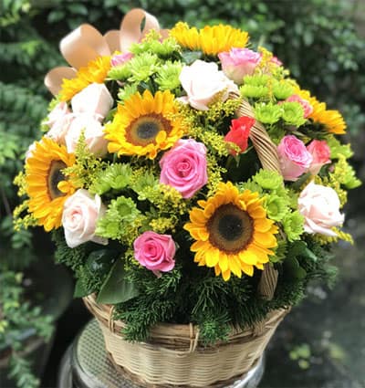 Send Flowers To Quang Binh 2407