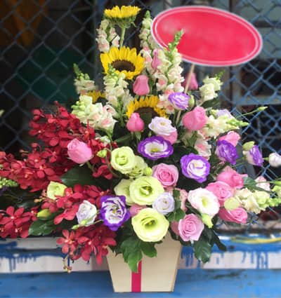 Saigon-Flowers-Delivery-Women's-Day-2010