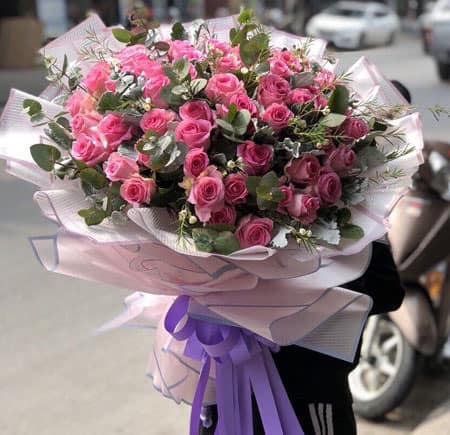 Vietnamese-Women's-Day-Roses