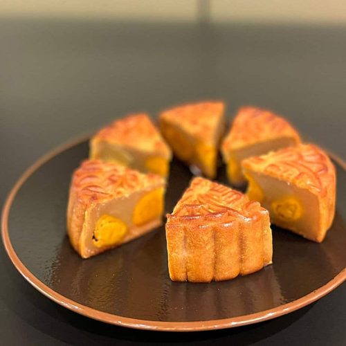 Mooncake Flavors in Vietnam top 10 most appetizing